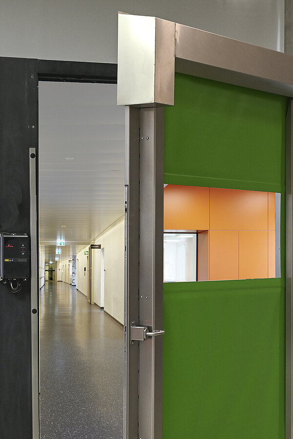 ALIGA-Escape, a normal revolving door combined with a high speed door